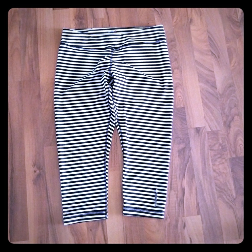 Reebok Crossfit Capri nwot black white stripes